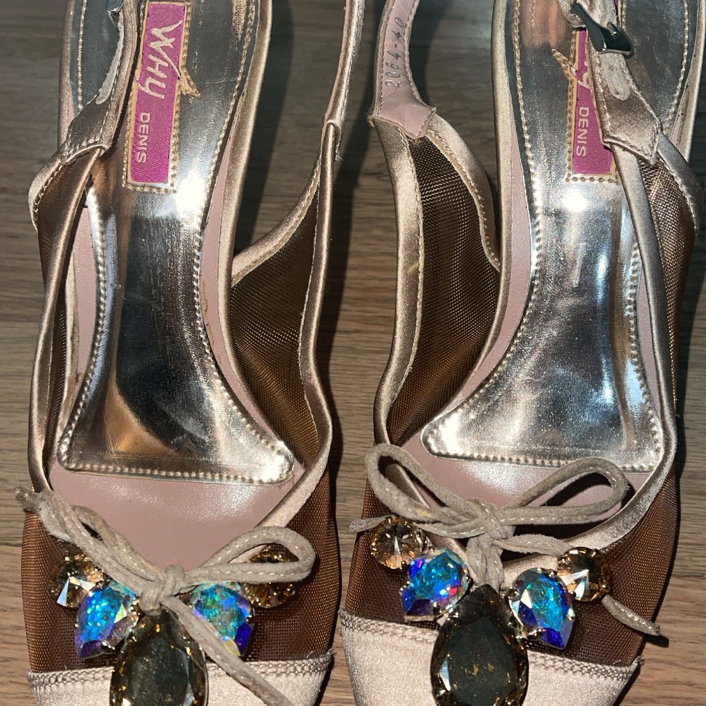 Beautiful sandals - Picture 2 of 3